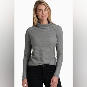 Kuhl Size Medium Turtleneck Waffle Knit in Gray